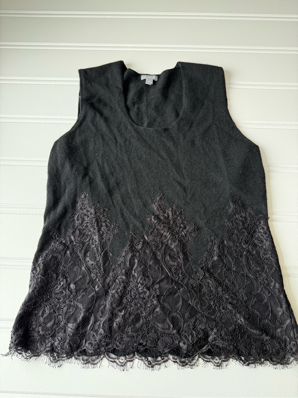 Ann Taylor Women’s Black 100% Cashmere Sleeveless Lace Trim Sweater Medium 1968